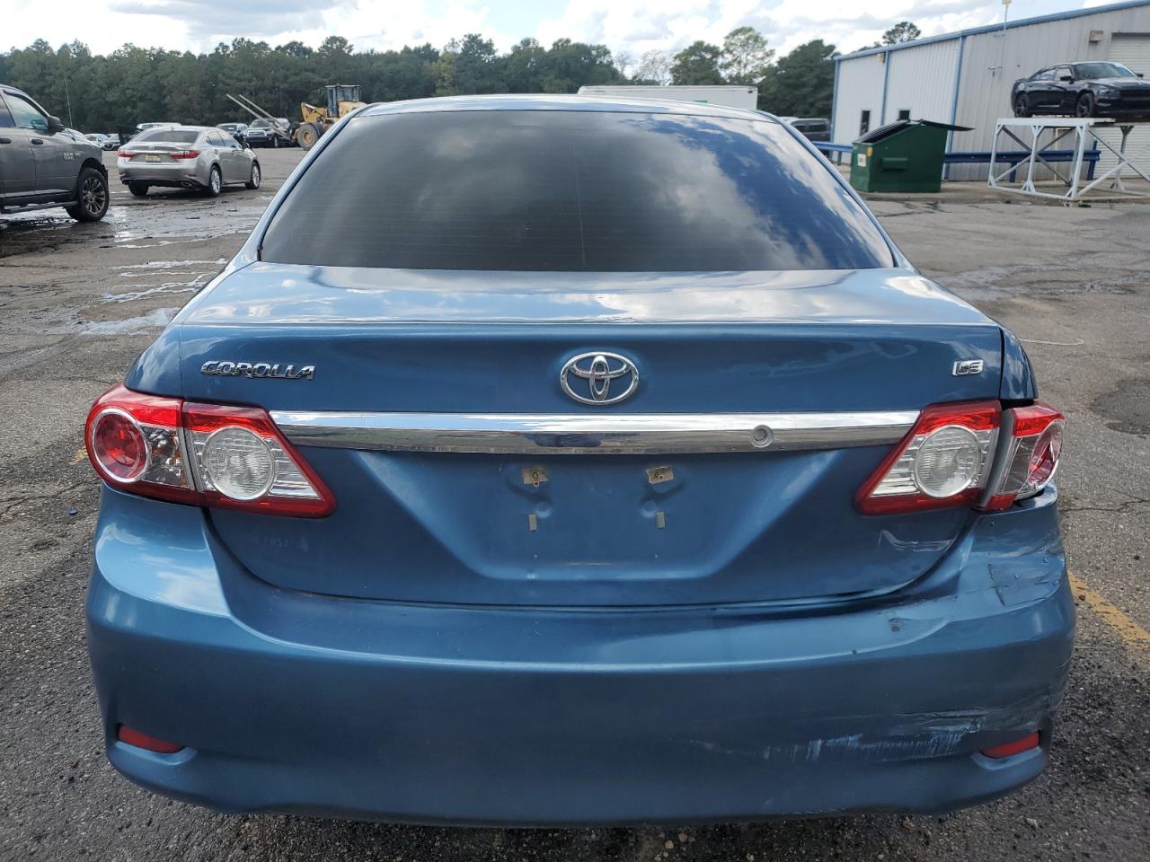Toyota Corolla Base Image 6