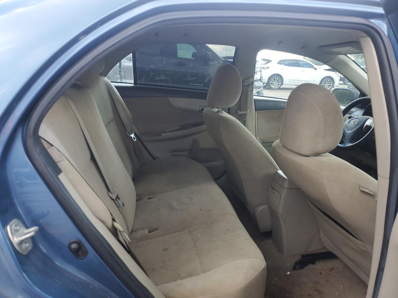 Toyota Corolla Base Image 4