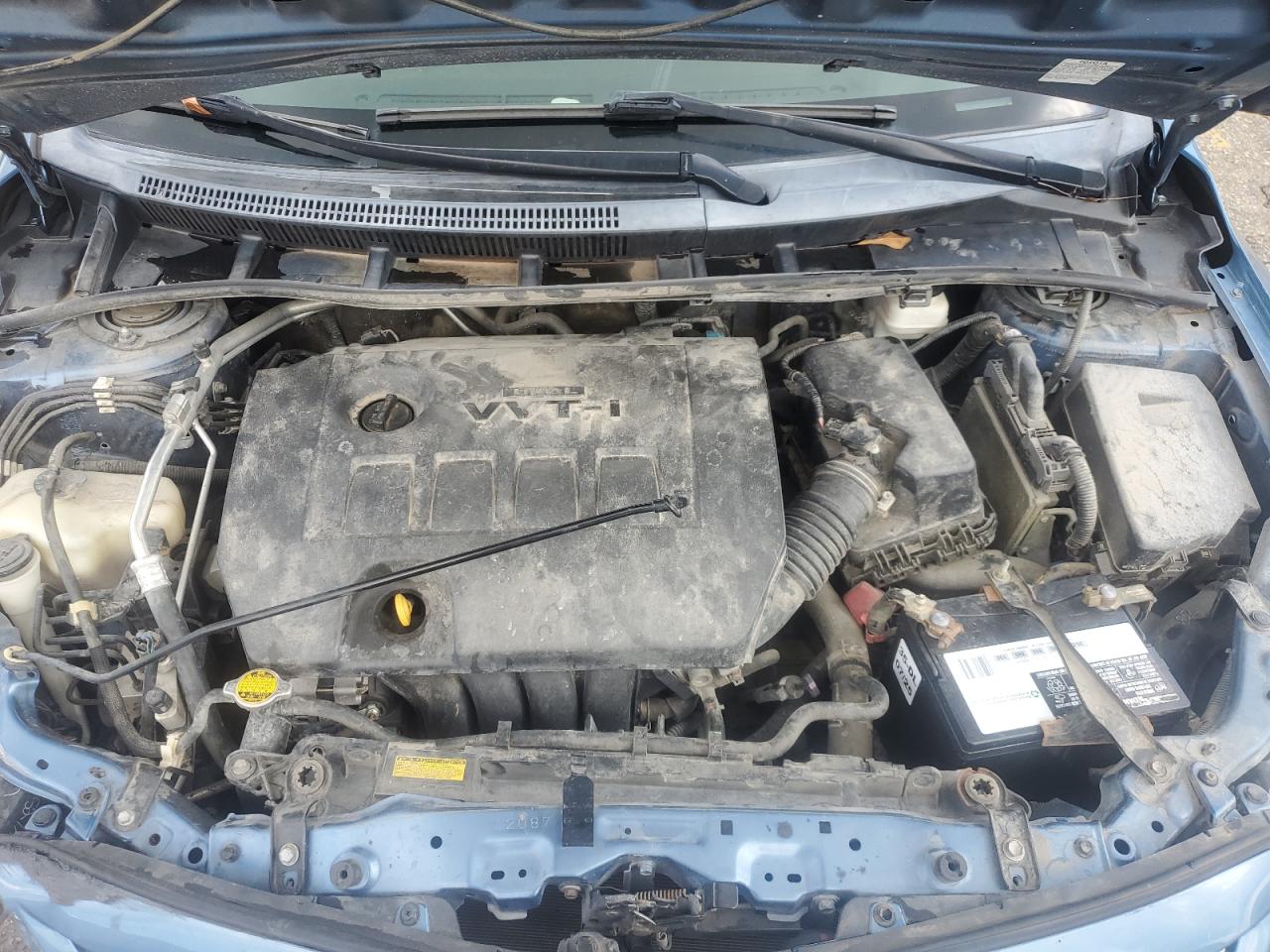 Toyota Corolla Base Image 10