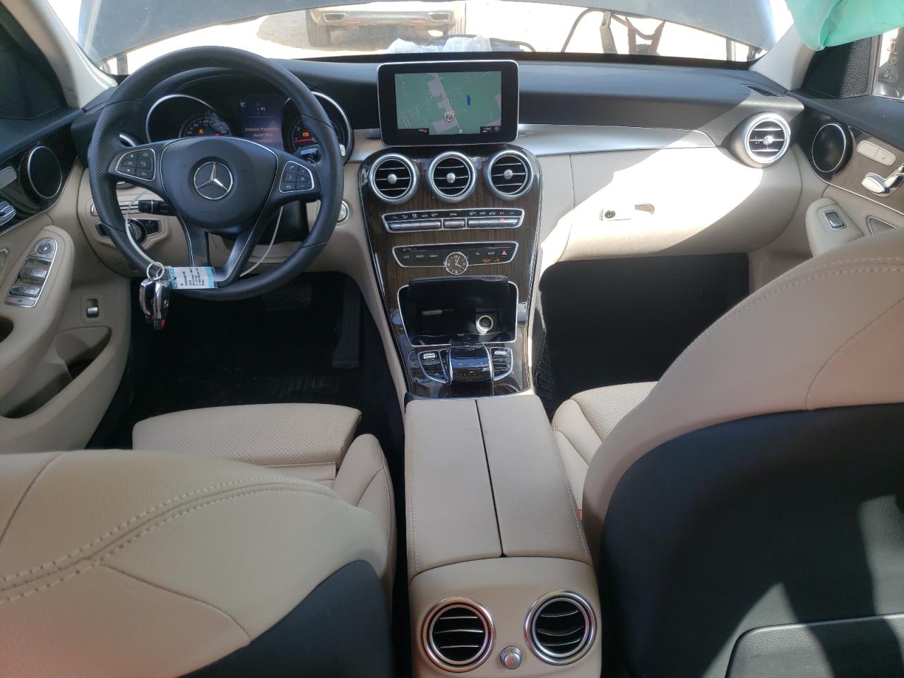 Mercedes-Benz C-Class 300 Image 4