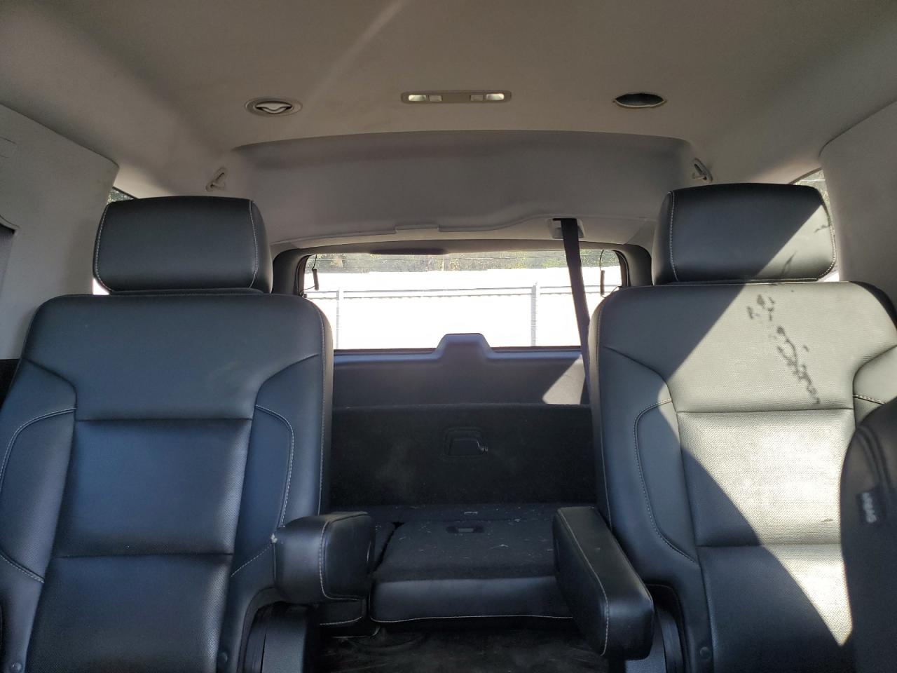 Chevrolet Tahoe C1500 Ltz Image 7