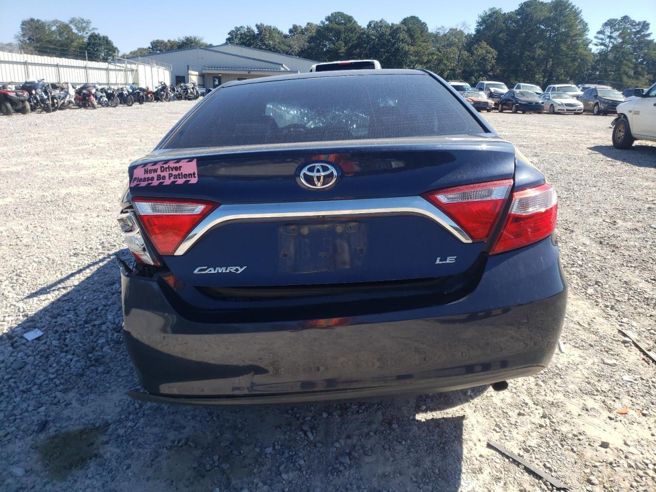 Toyota Camry Le Image 3