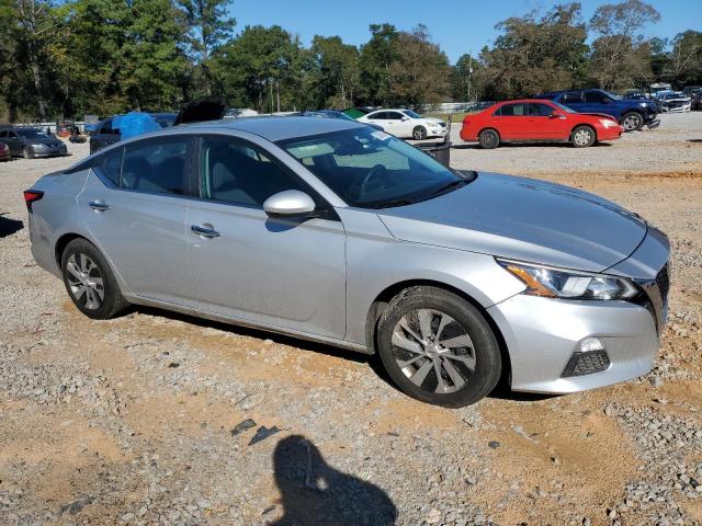 Nissan Altima S Image 10