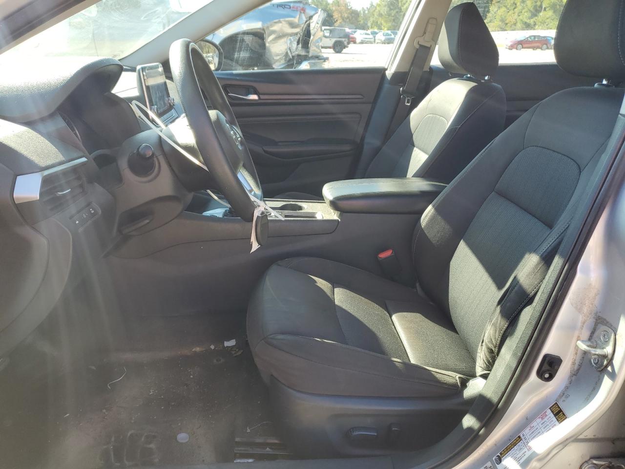 Nissan Altima S Image 9