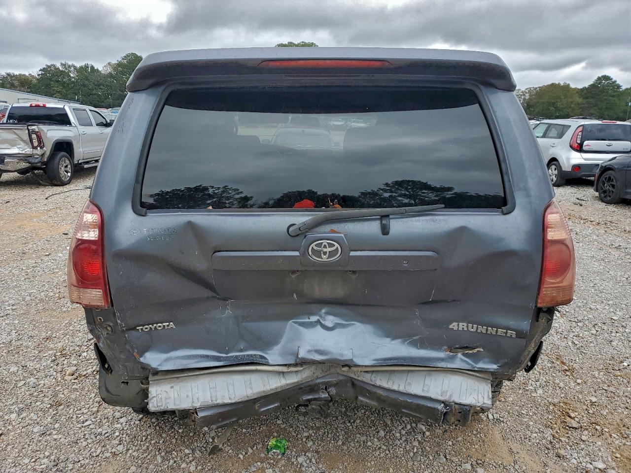 Toyota 4Runner Sr5 Image 3