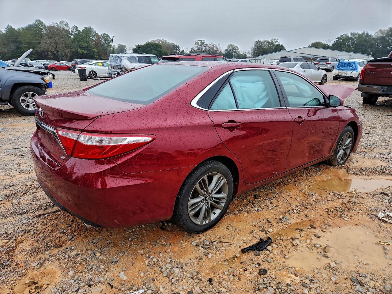 Toyota Camry Le Image 5