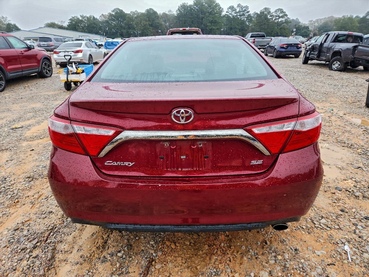 Toyota Camry Le Image 2