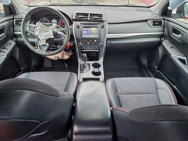 Toyota Camry Le Image 4