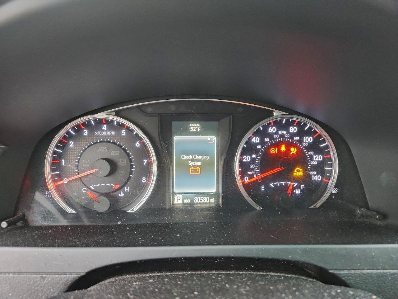 Toyota Camry Le Image 7