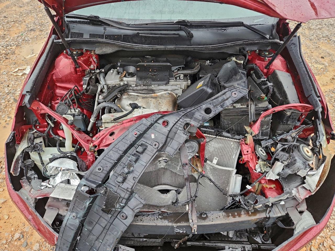 Toyota Camry Le Image 10