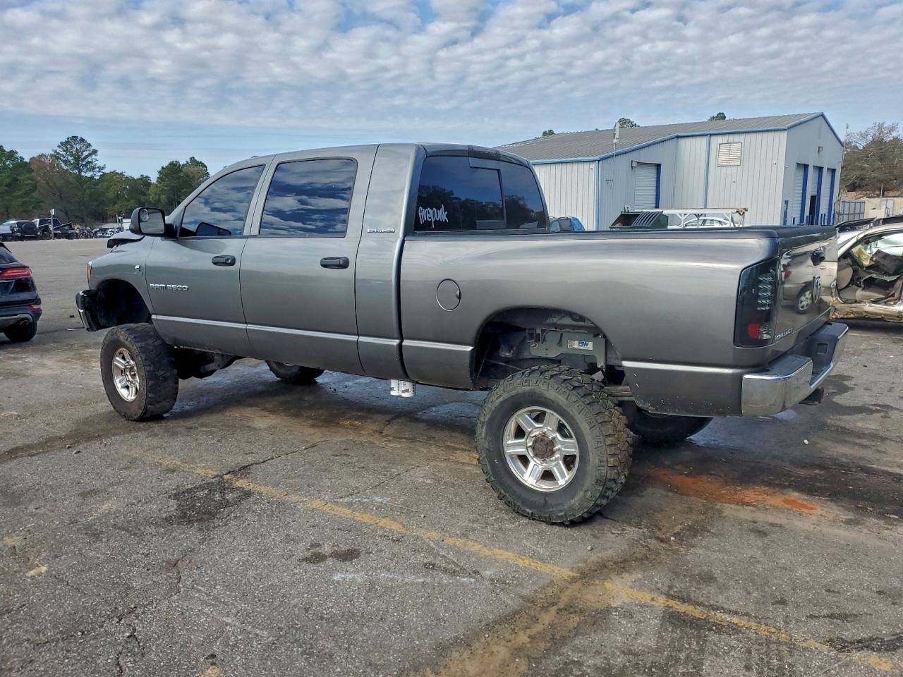 Dodge Ram 3500 Image 2