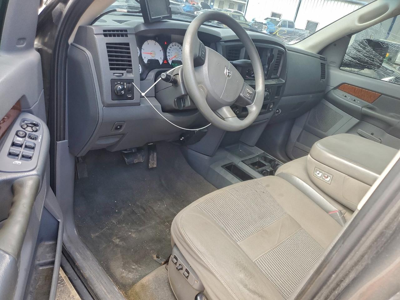 Dodge Ram 3500 Image 9