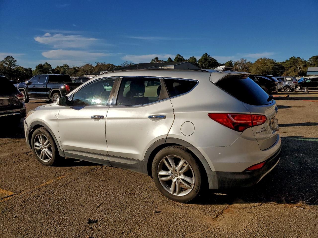 Hyundai SANTA FE Image 12