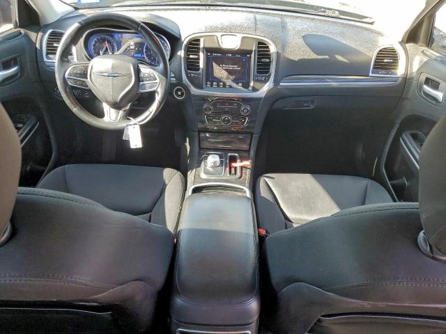 Chrysler 300 Touring Image 5