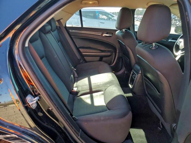 Chrysler 300 Touring Image 12