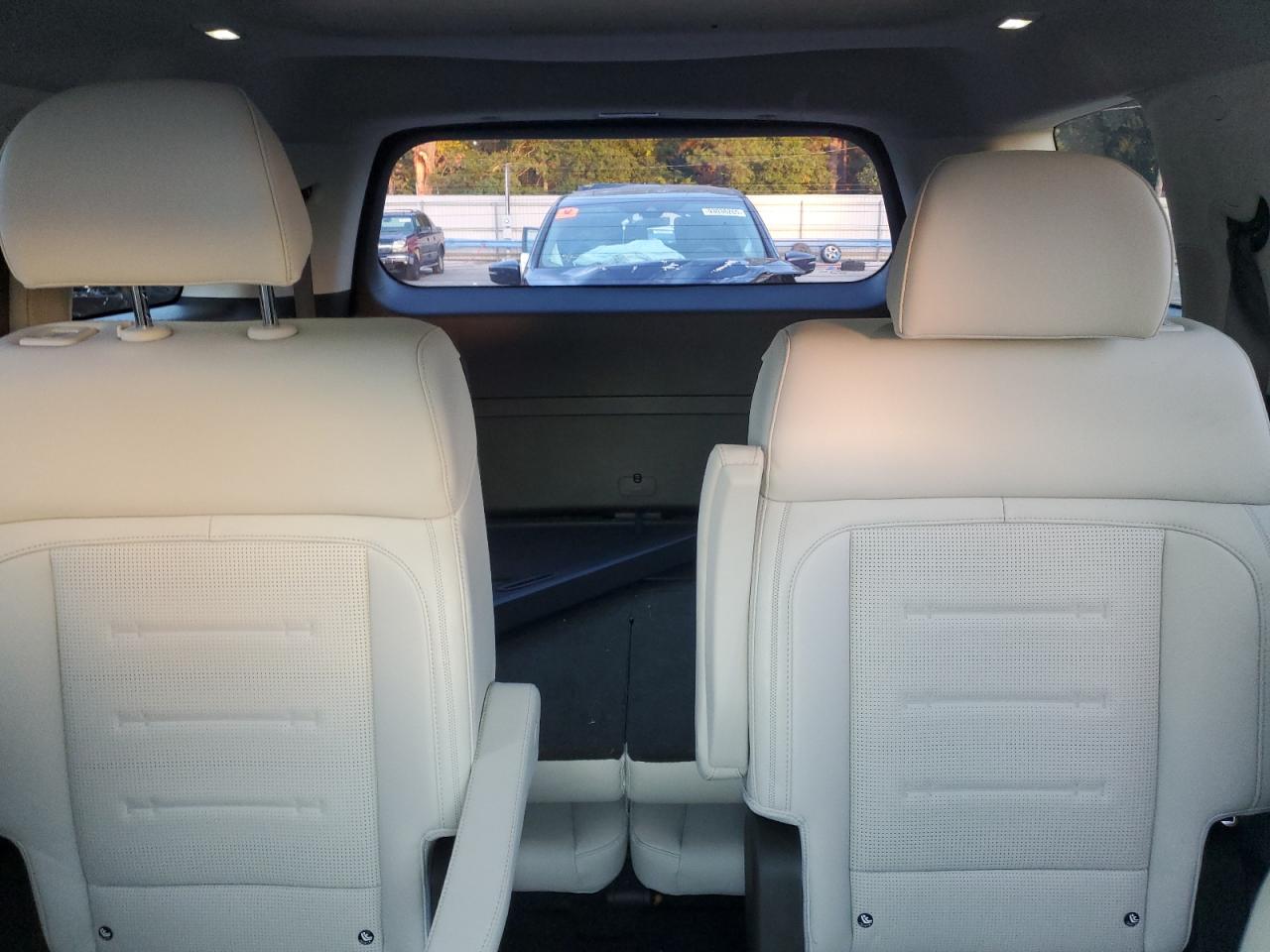 Hyundai SANTA FE Calligraphy Image 2