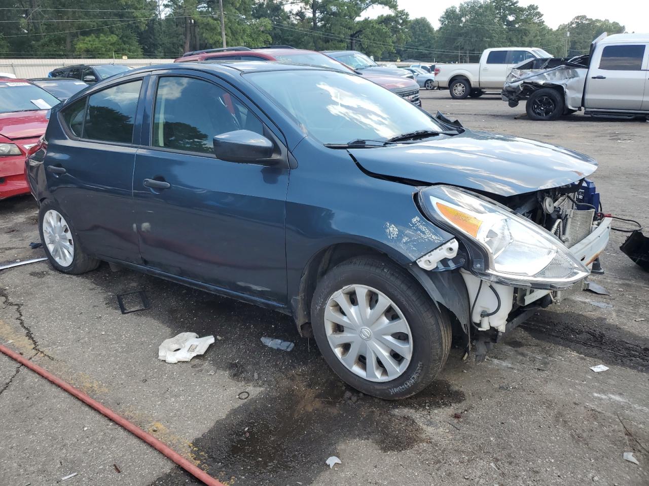 Nissan Versa S Image 5