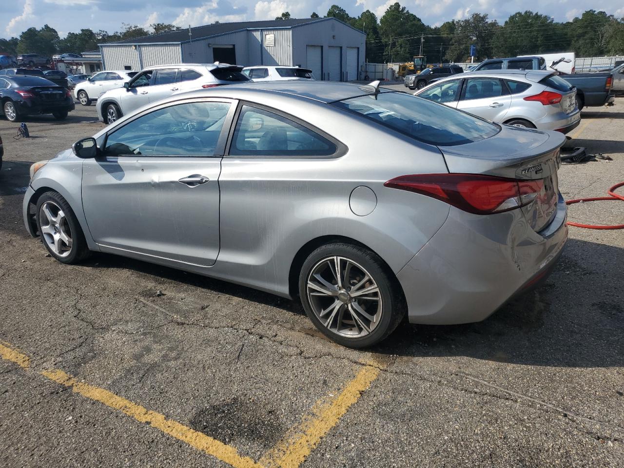 Hyundai ELANTRA Gs Image 2