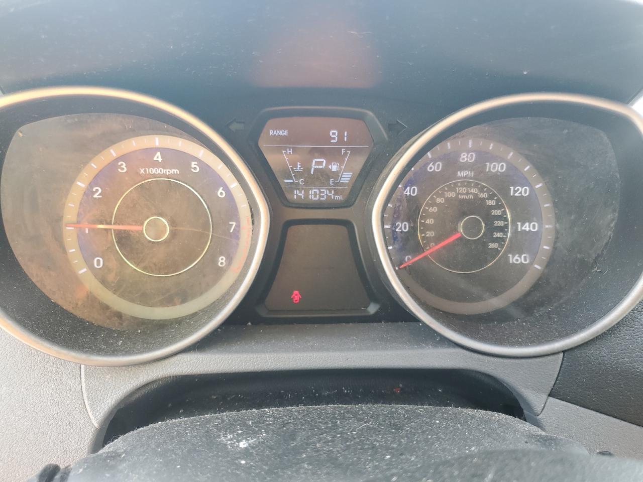 Hyundai ELANTRA Gs Image 6