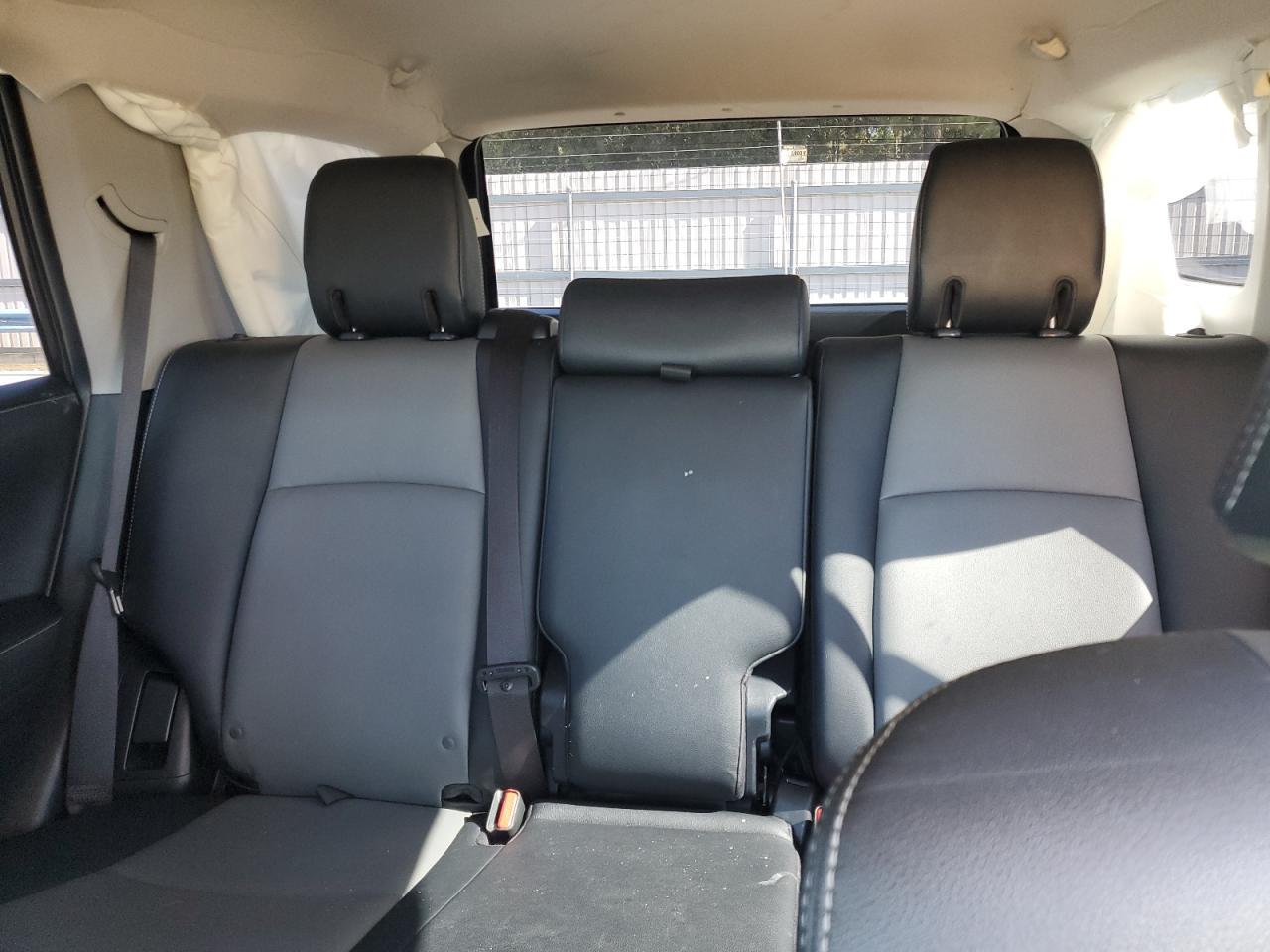 Toyota 4Runner Sr5 Image 10