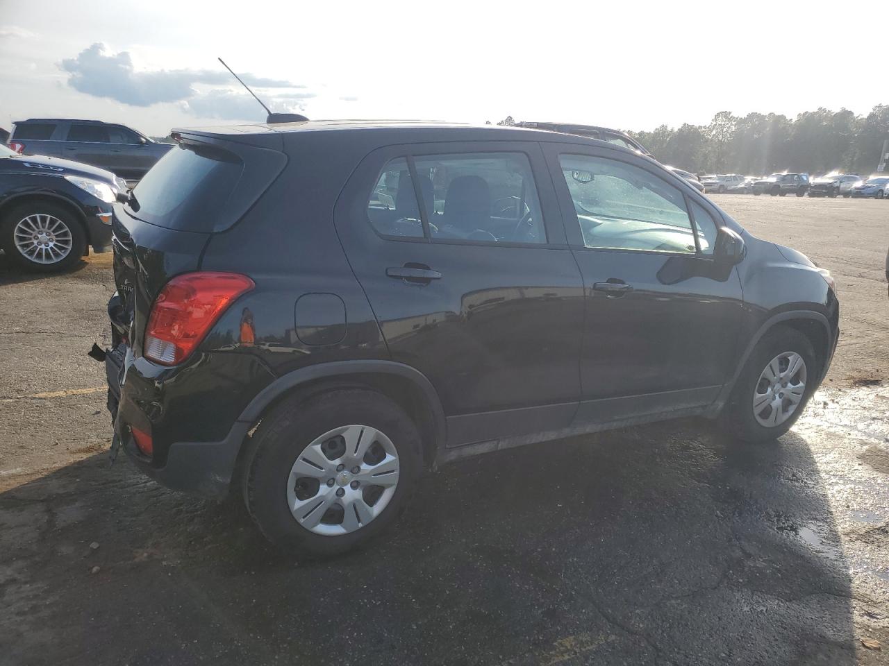 Chevrolet Trax Ls Image 7