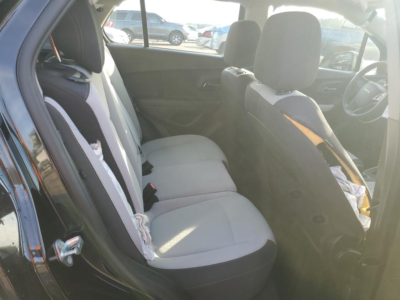 Chevrolet Trax Ls Image 4