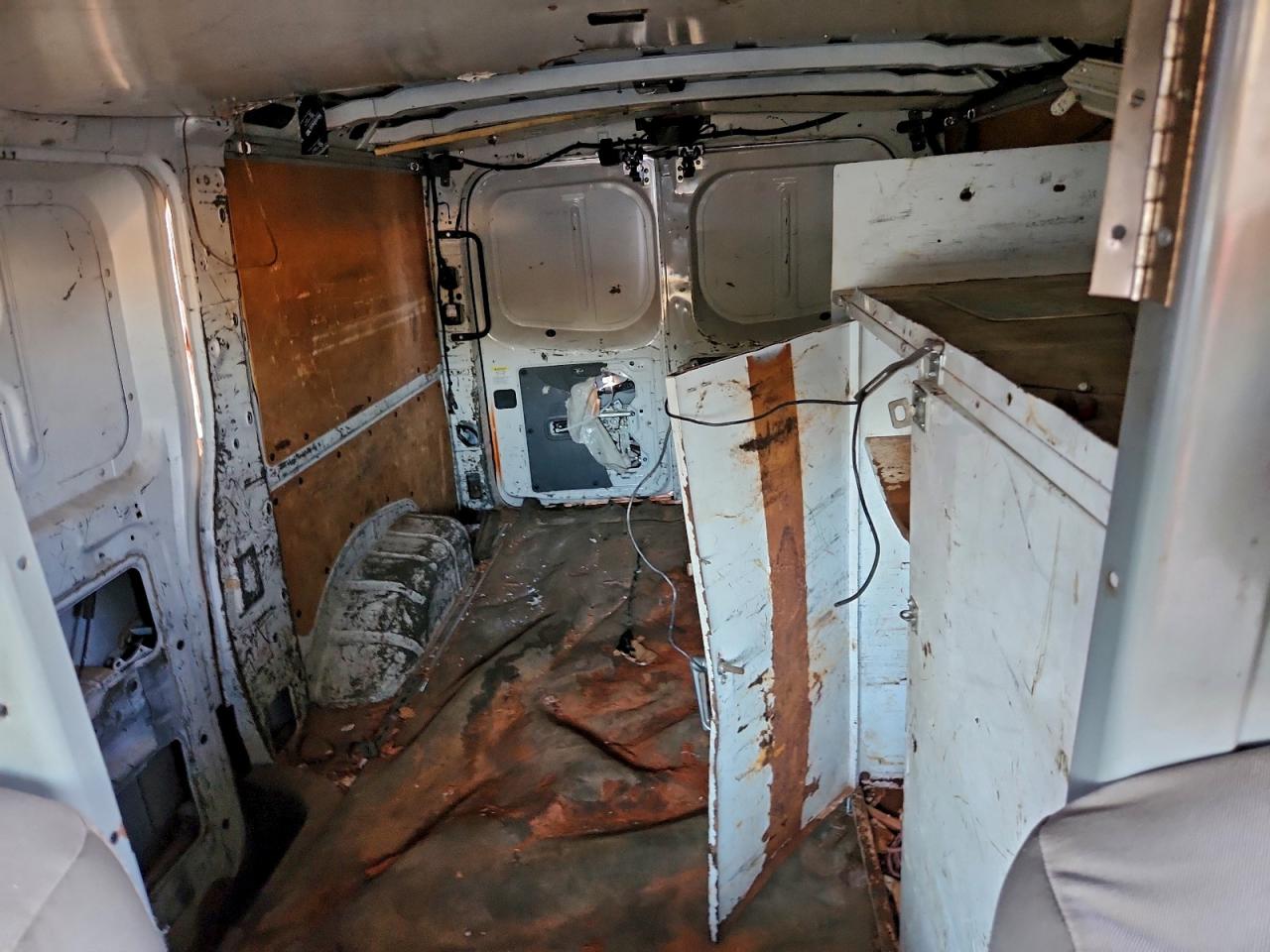 Nissan Nv 1500 Image 4