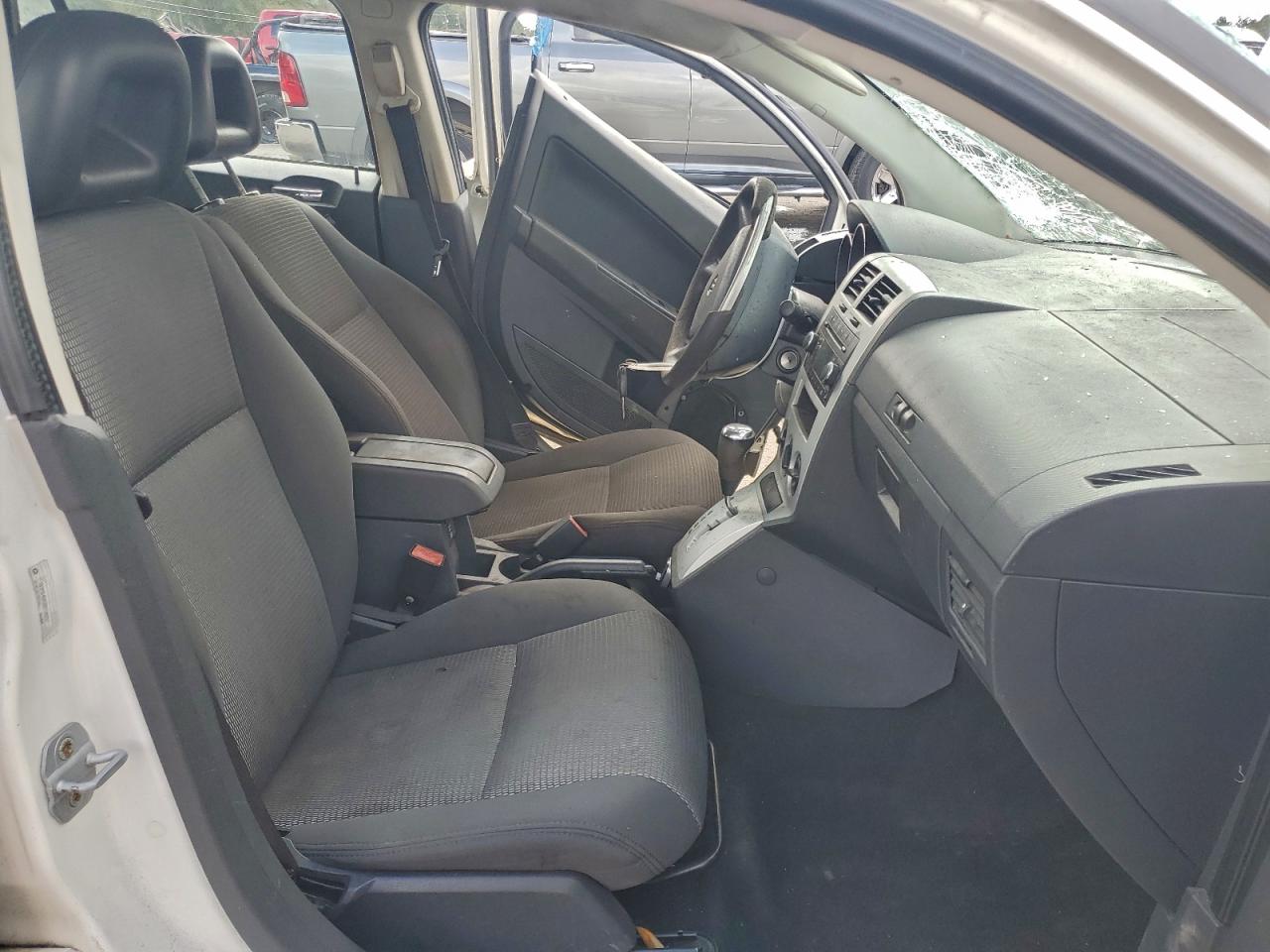 Dodge Caliber Sxt Image 12