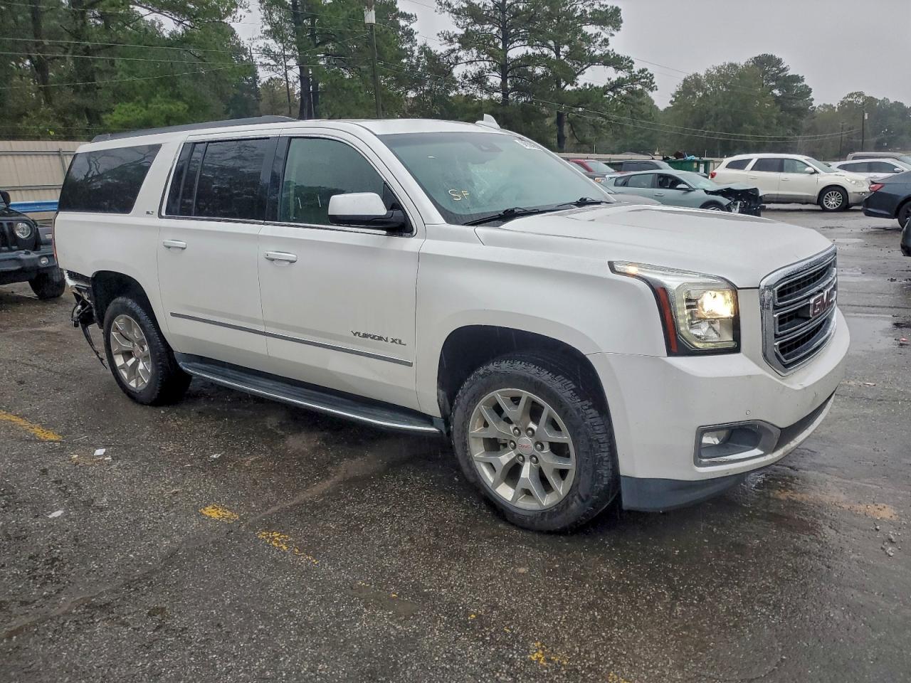 GMC Yukon C1500 Slt Image 3