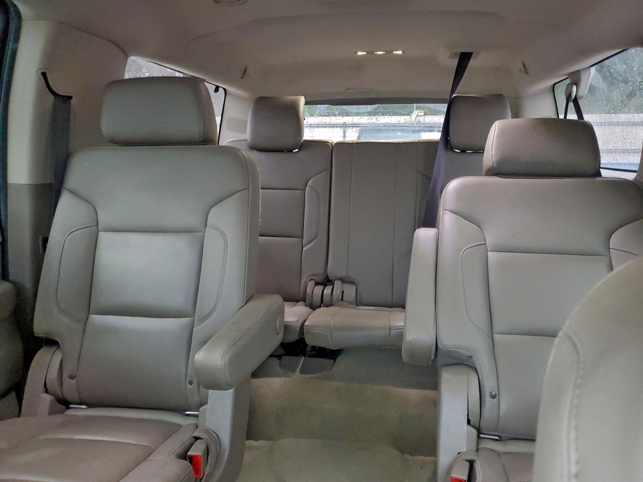 GMC Yukon C1500 Slt Image 10