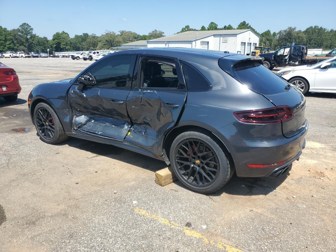 Porsche Macan Gts Image 2
