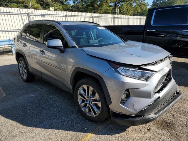 Toyota RAV4 Xle Premium Image 3