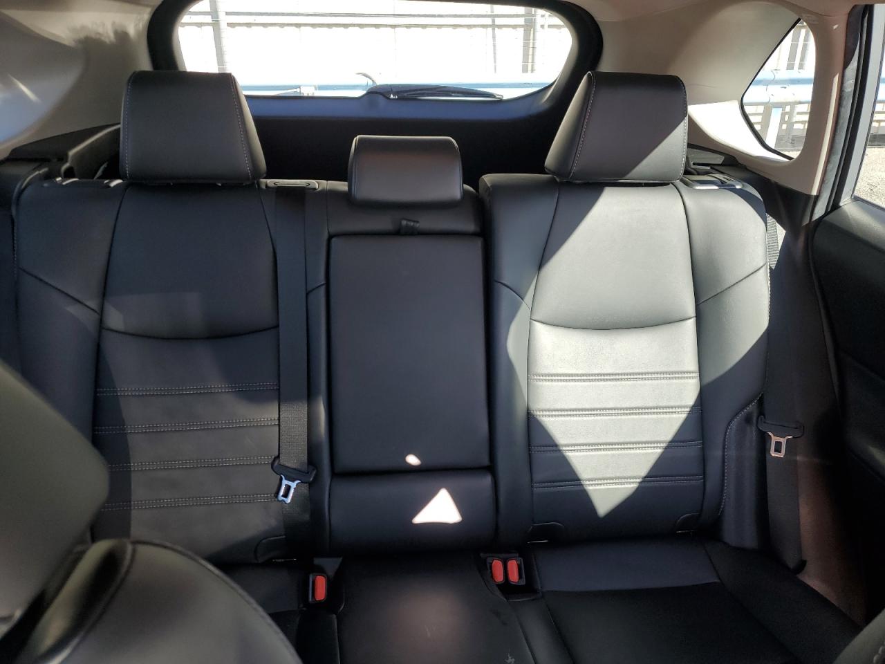 Toyota RAV4 Xle Premium Image 12