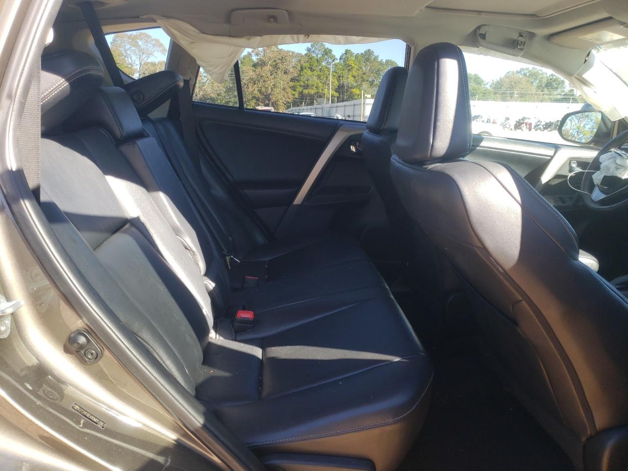 Toyota RAV4 Limited Image 10