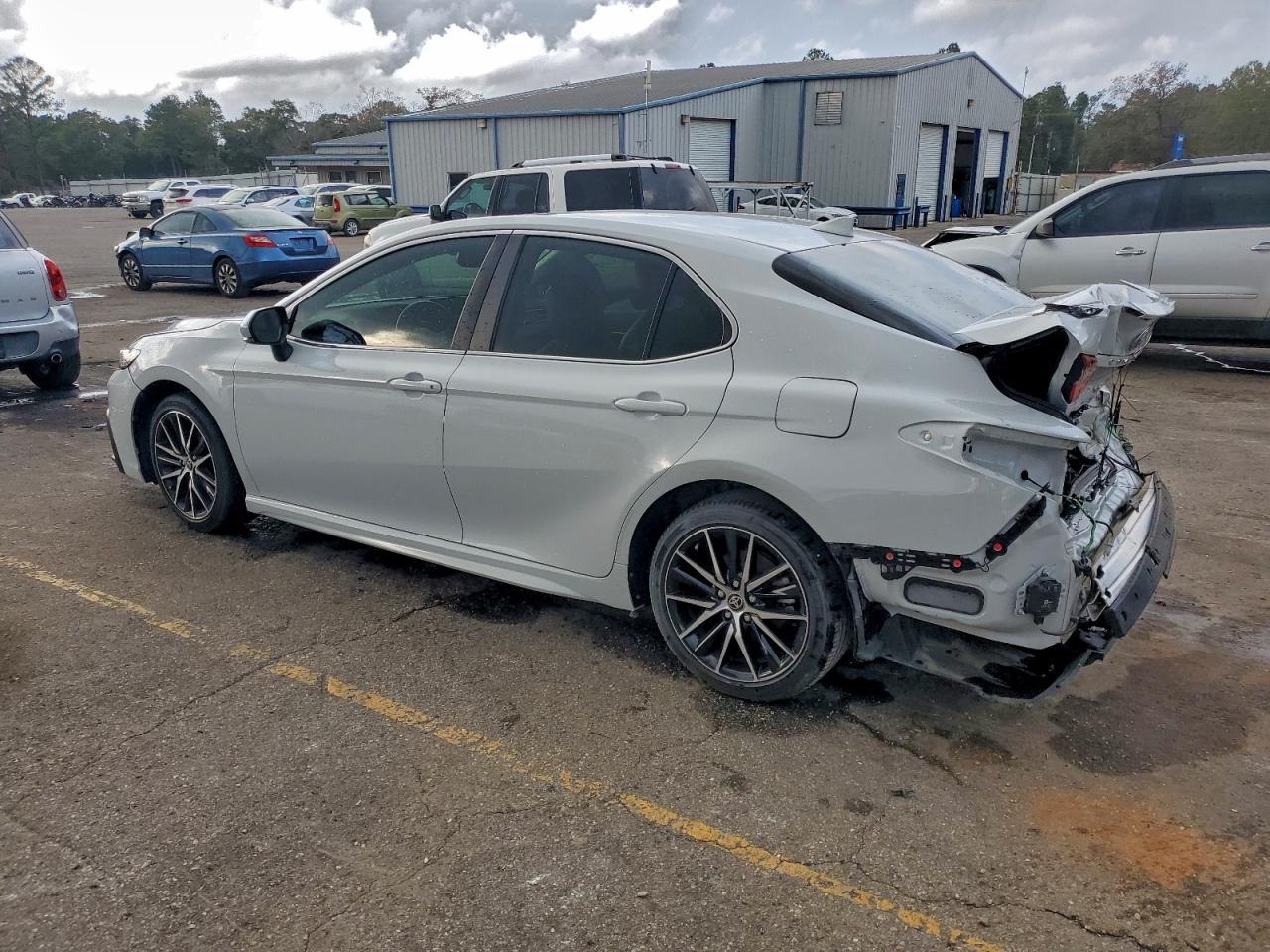 Toyota Camry Se Night Shade Image 13