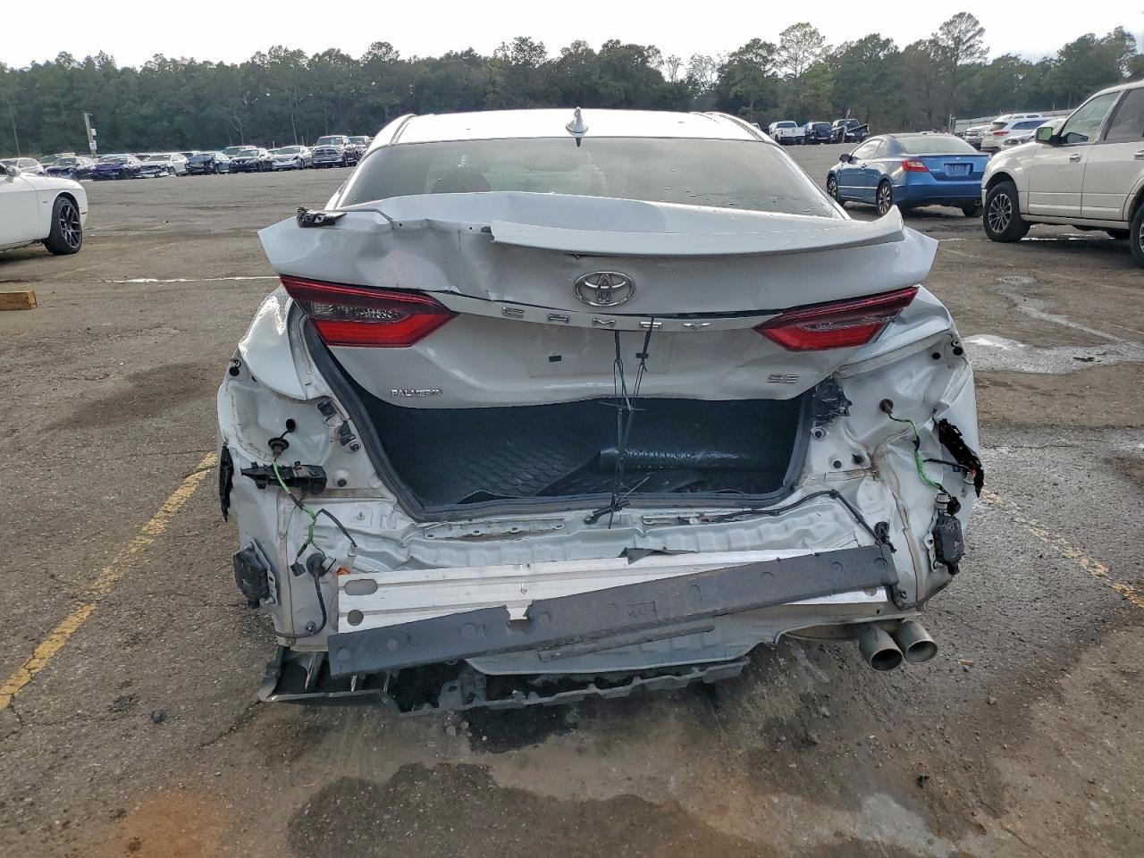 Toyota Camry Se Night Shade Image 10