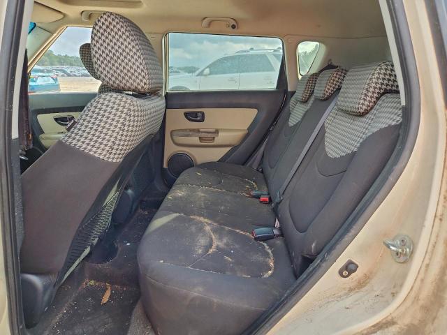 Kia Soul + Image 10