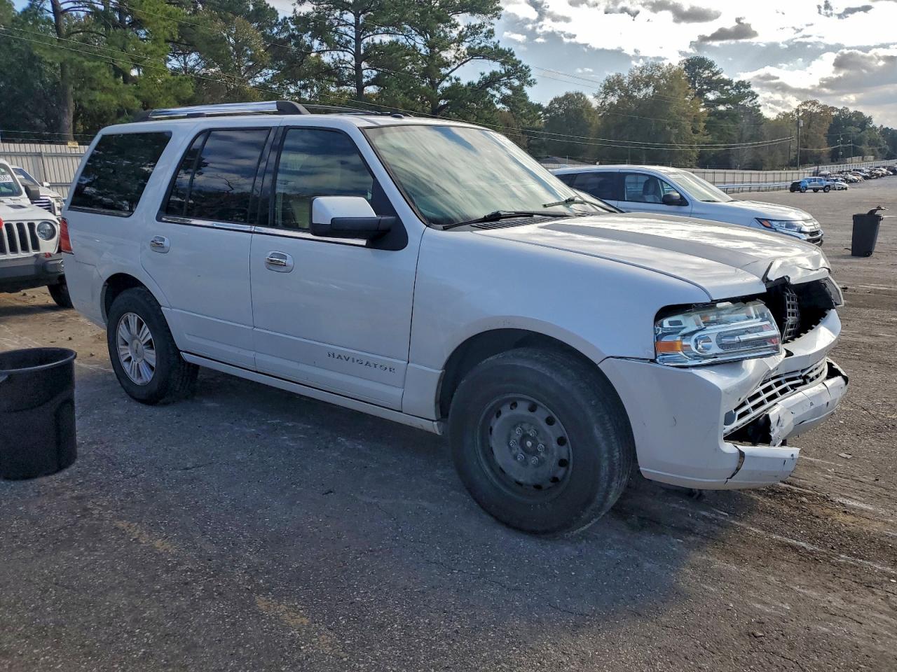 Lincoln Navigator Image 9