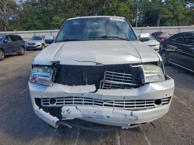 Lincoln Navigator Image 10