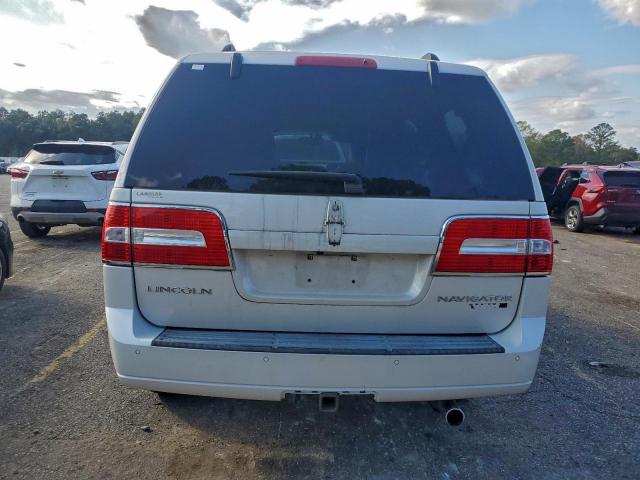 Lincoln Navigator Image 6