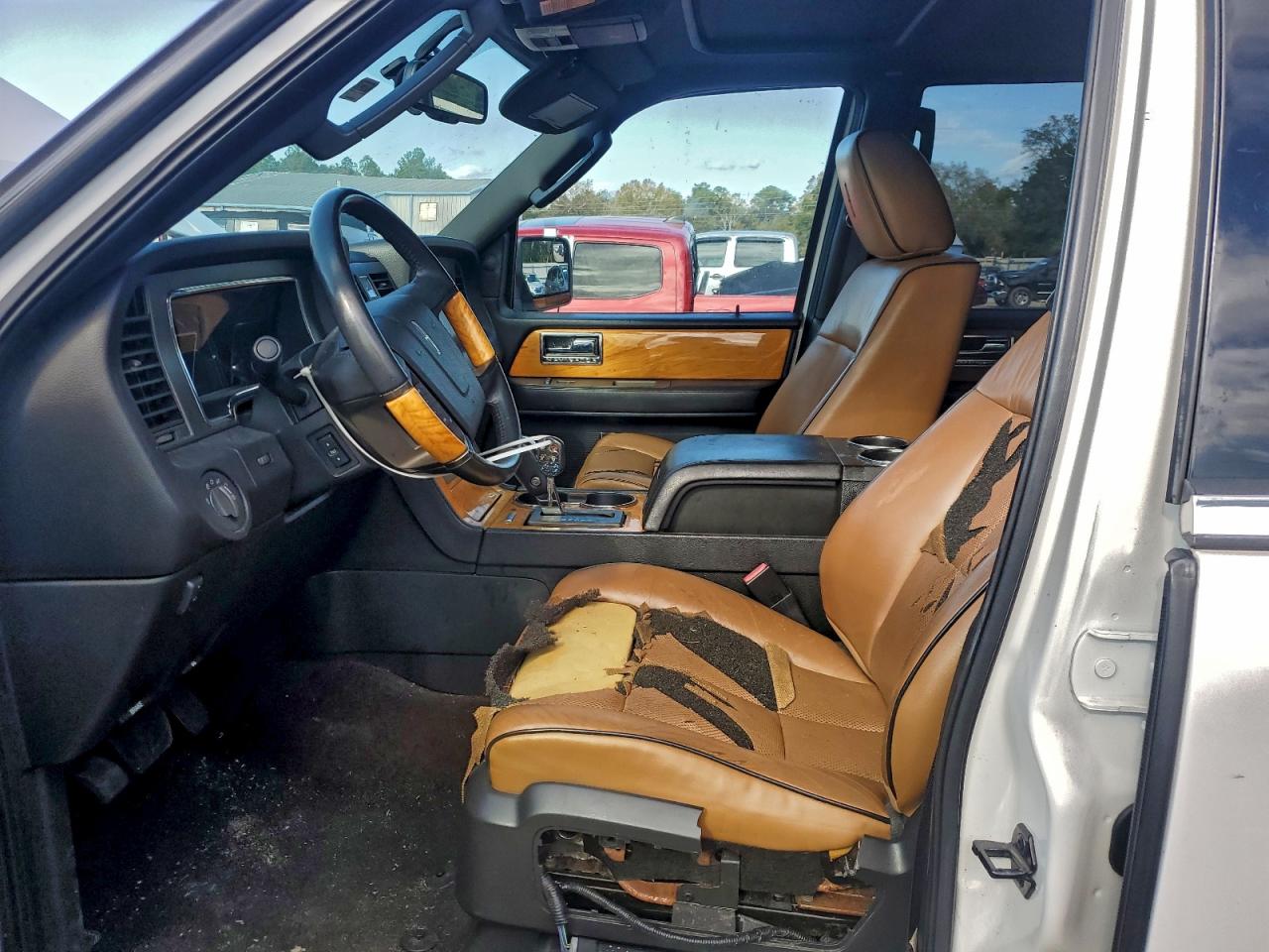 Lincoln Navigator Image 7