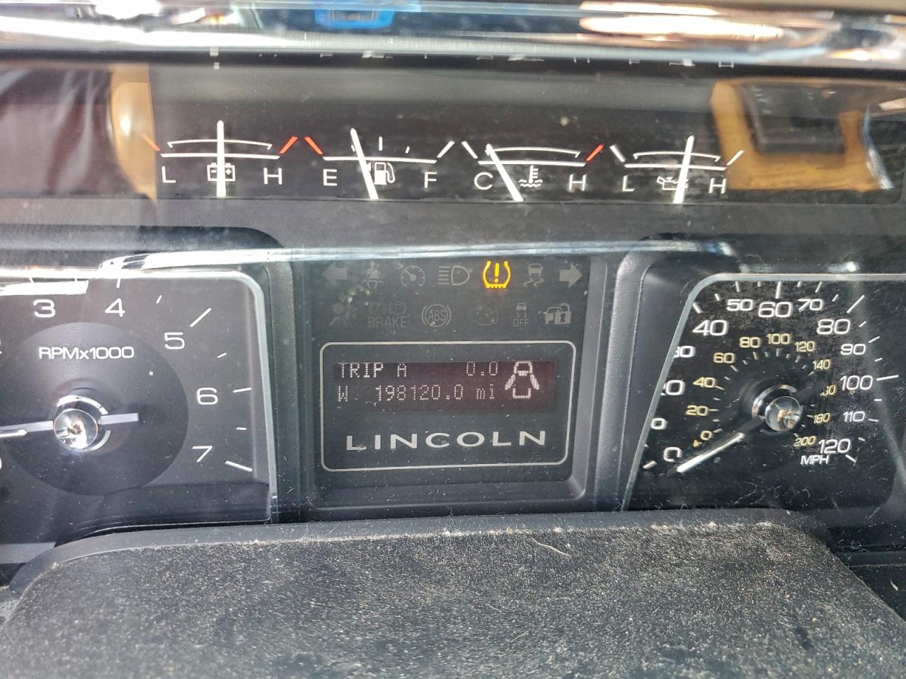 Lincoln Navigator Image 3