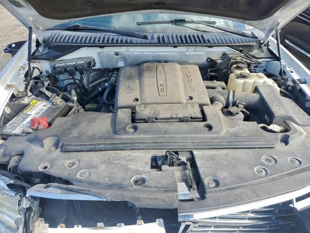 Lincoln Navigator Image 2