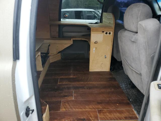 Chevrolet Suburban K1500 Image 11