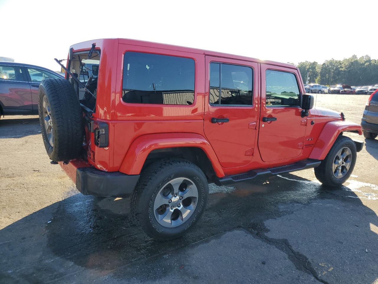 Jeep Wrangler Sahara Image 12