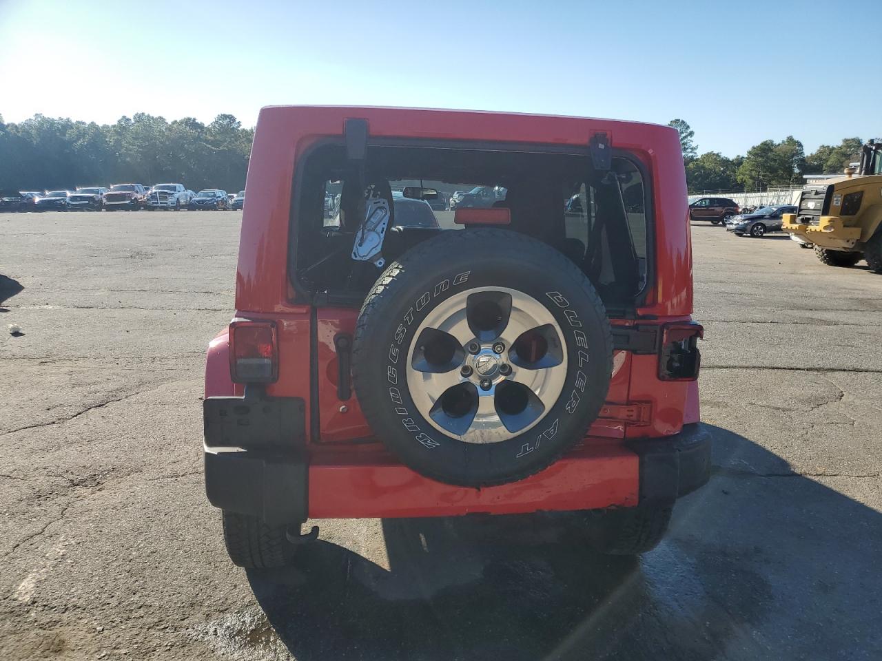 Jeep Wrangler Sahara Image 4