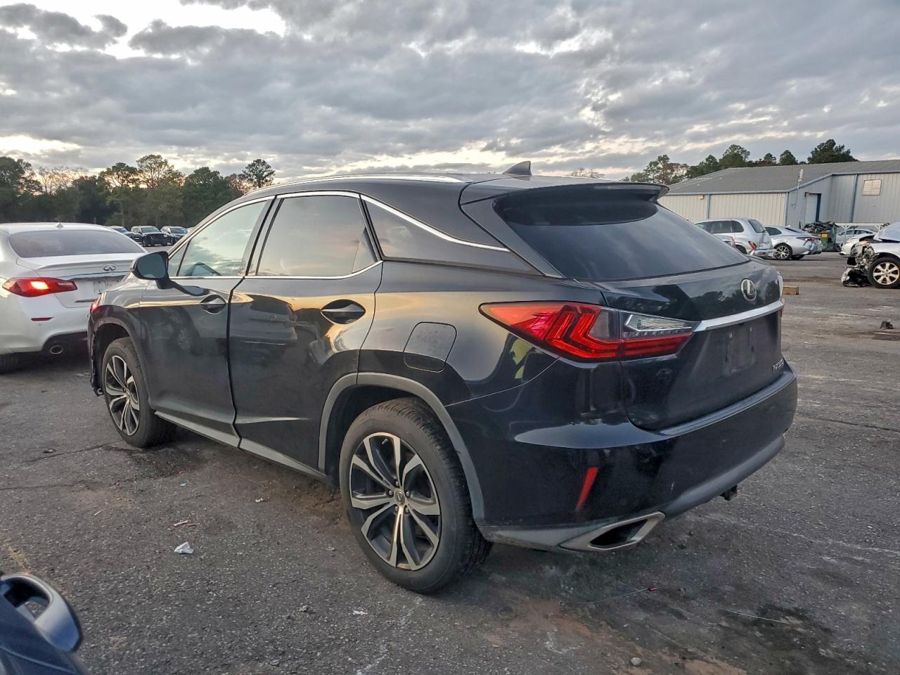 Lexus RX 350 Base Image 4