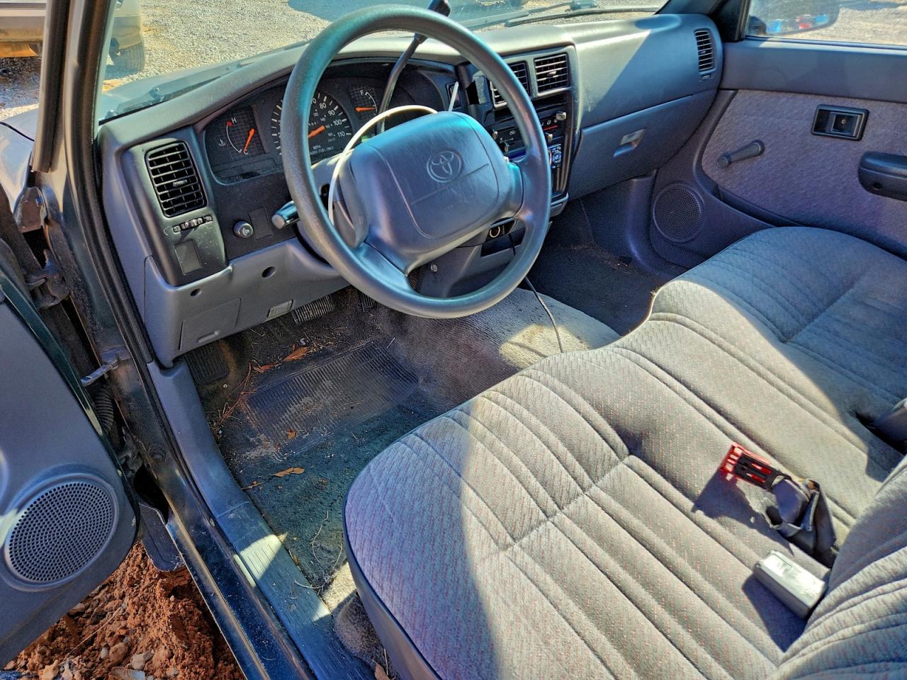 Toyota Tacoma Image 3