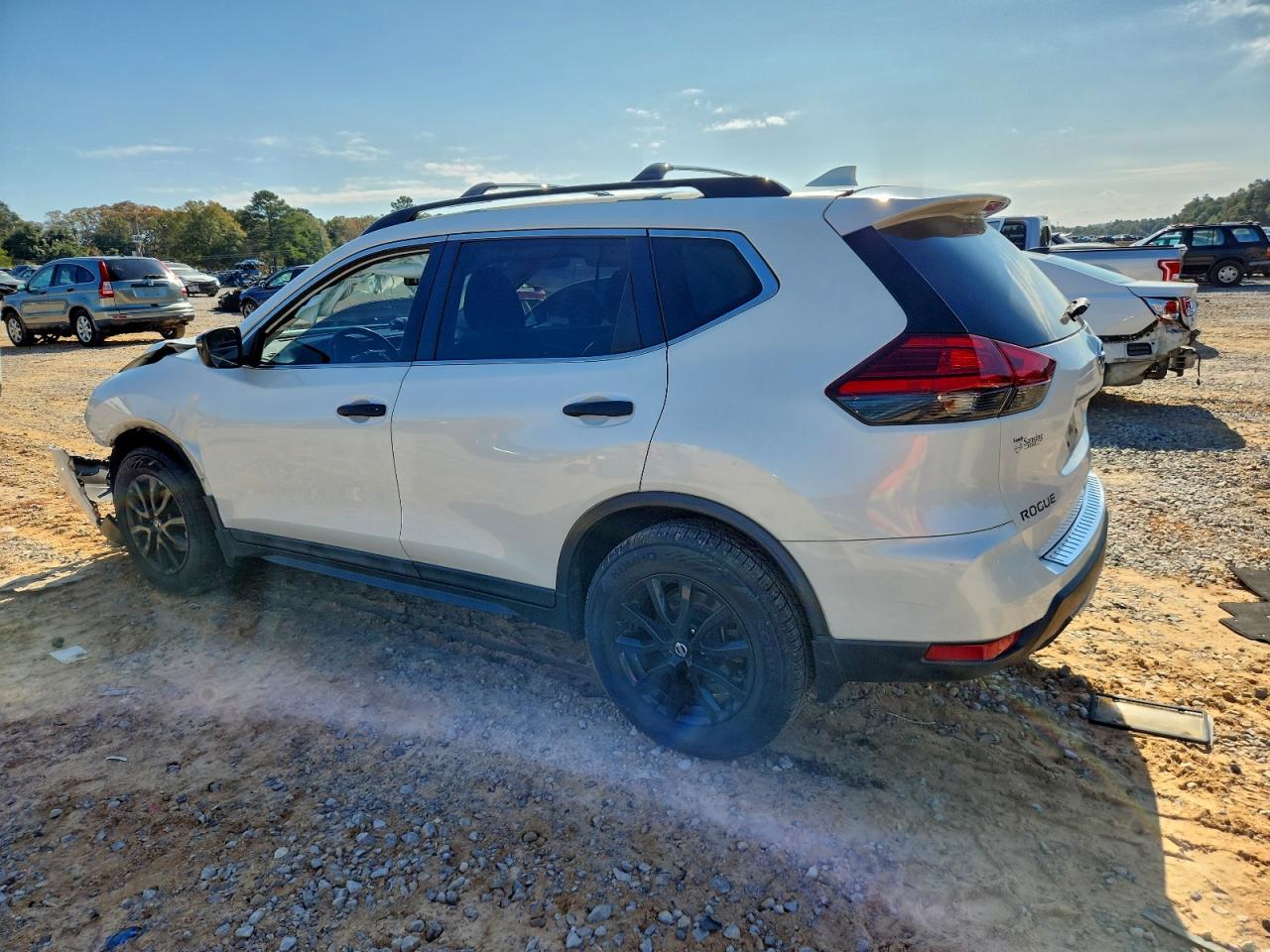 Nissan Rogue S Image 3