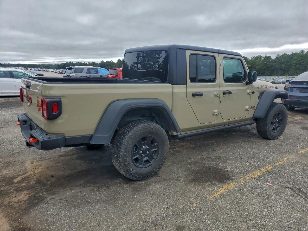 Jeep Gladiator Mojave Image 11
